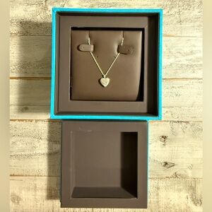 Heart locket w etching detail Sterling Silver w chain and box & case BIRKS VGUC